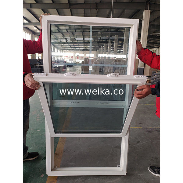 Op maat gemaakte grootte UPVC laag-E glas vinyl enkelhangend raam Langdurige prestaties