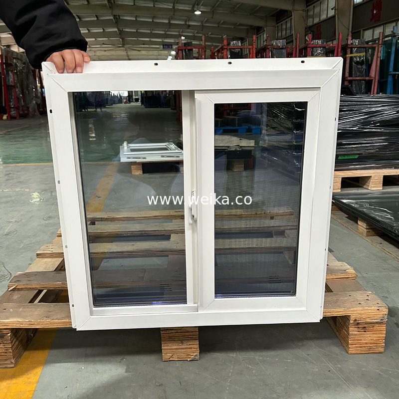 Slim zwart-frame UPVC-schuifvenster voor minimalistische kantorenpartities Dubbelglazen groen getinte UPVC-schuifvenster voor energie-efficiëntie