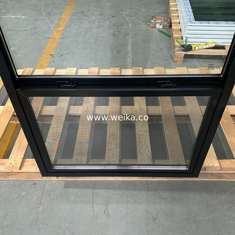 Op maat gemaakte witte vinyl enkelhangende ramen UPVC geluidsreductie en weerbestendige PVC-materiaal