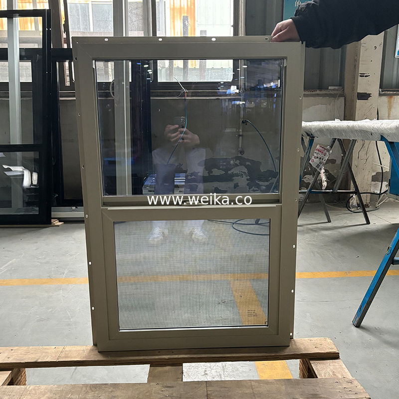 Duurzame hardware en extrusieprofielen Energie UPVC vinyl enkelhangende ramen voor woonhuizen