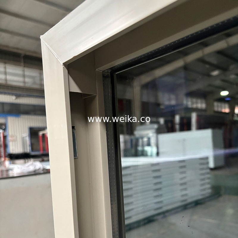Duurzame hardware en extrusieprofielen Energie UPVC vinyl enkelhangende ramen voor woonhuizen